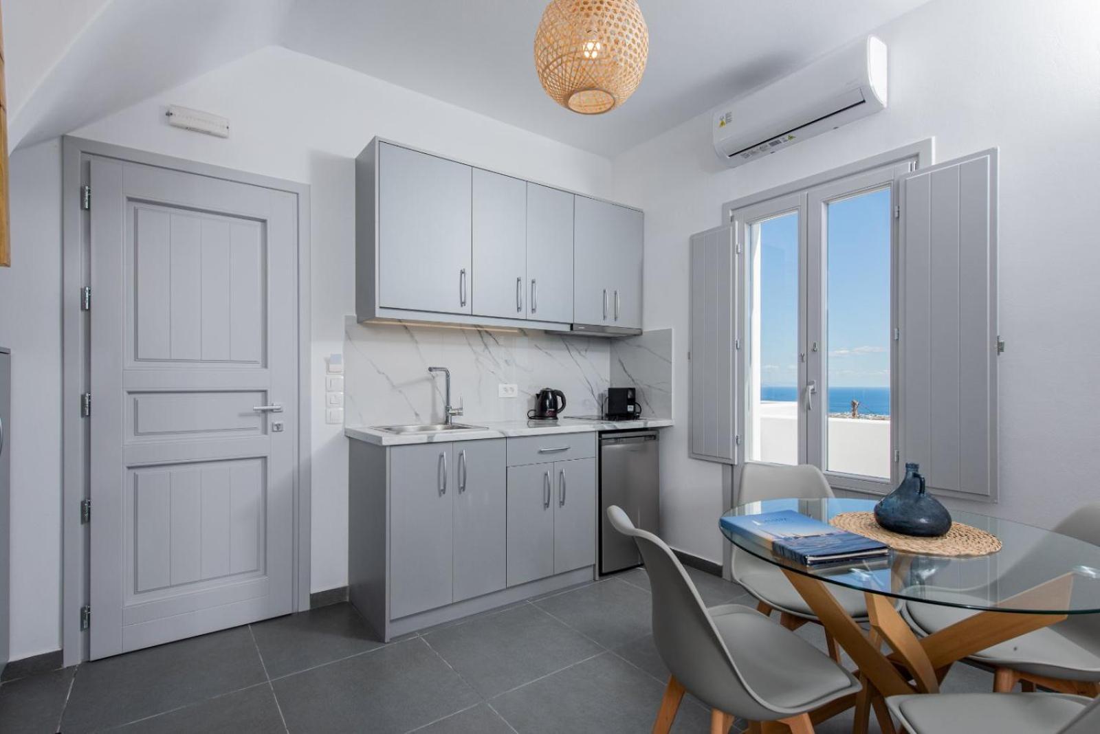 Golden View Suites Вотон Экстерьер фото